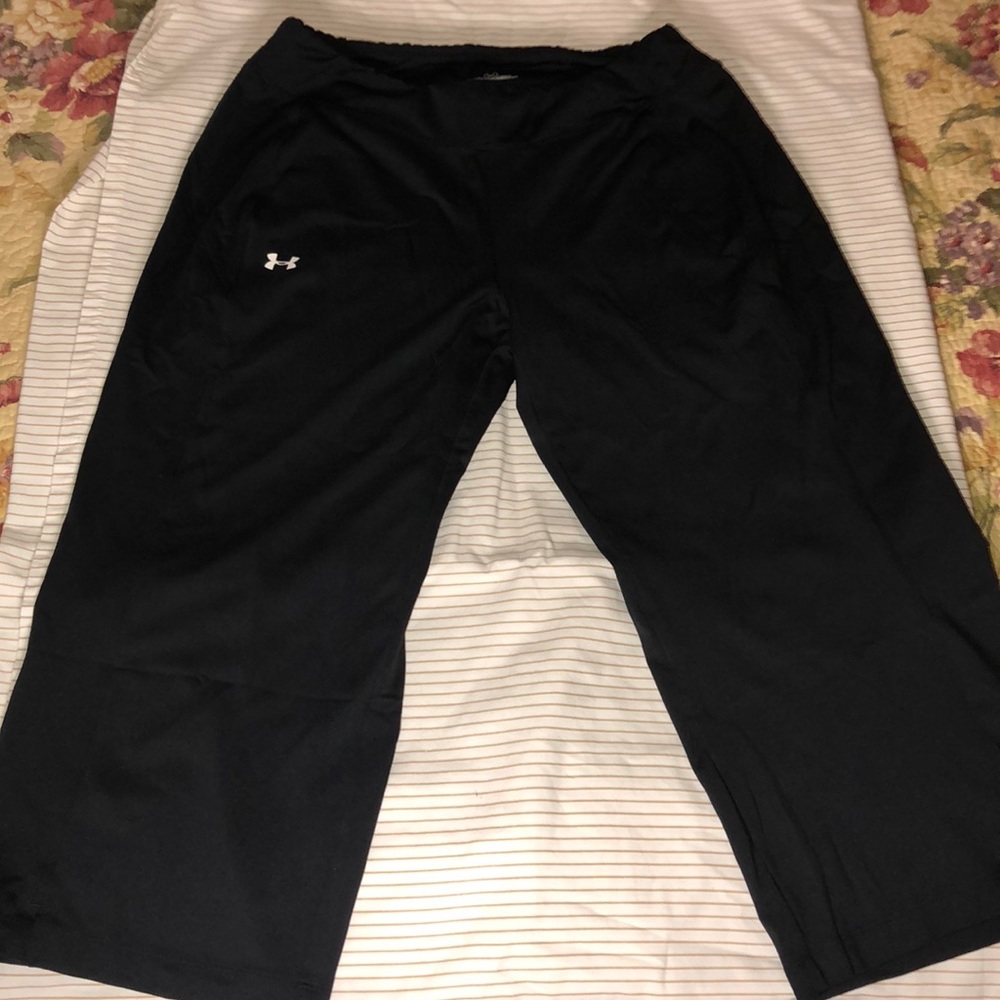 Under Amour wide legged cropped pants.